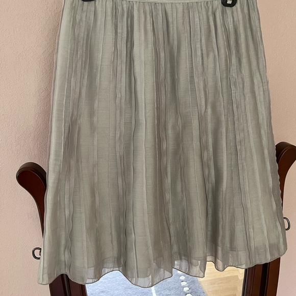 NIC+ZOE Dresses & Skirts - Nic + Zoe gray pleated skirt
